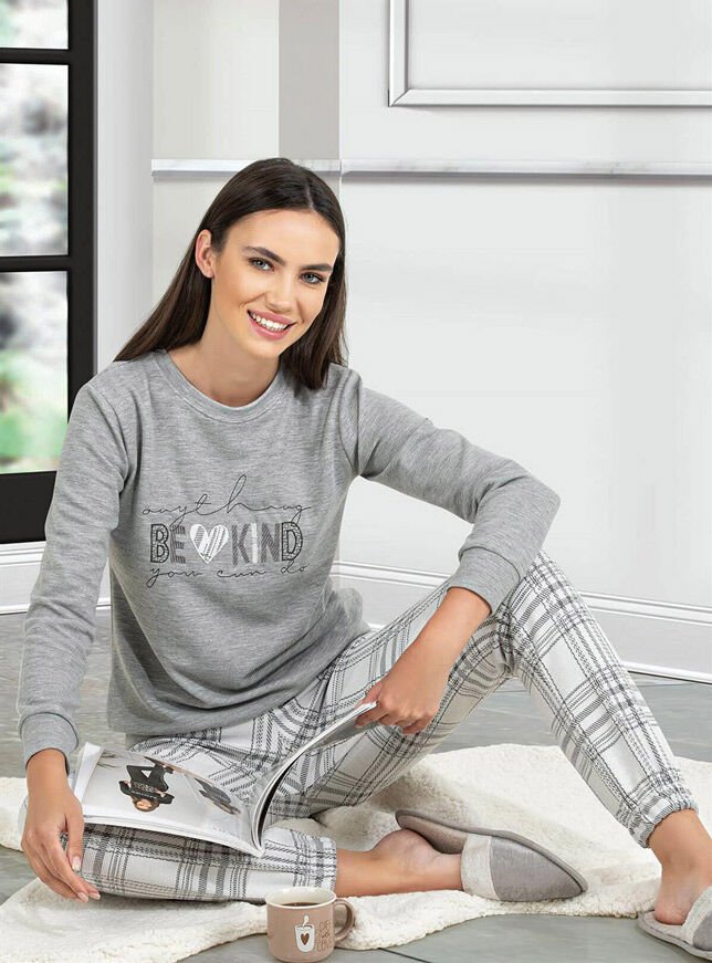 Sıfır Yaka Altlı Kareli Kışlık Sıfır Yaka Kadın Pijama